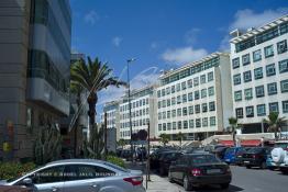 Image du Maroc Professionnelle de  Le Zenith Business Center, à droite situé au cœur du premier parc d'affaires marocain prospère dans le nouveau quartier d'affaires de Sidi Maârouf à mi- chemin entre l'Aéroport international Mohamed V et le centre ville, Mardi 19 Juin, 2012. (Photo / Abdeljalil Bounhar)

 



 